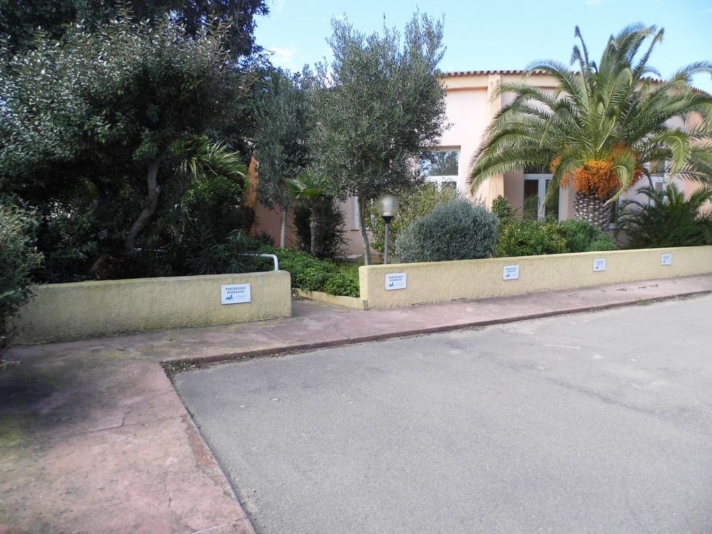 Le Nereidi Hotel & Residence Con Piscina-Tennis-Fitness-Parcheggio Coperto-Sala Conferenze La Maddalena  Luaran gambar