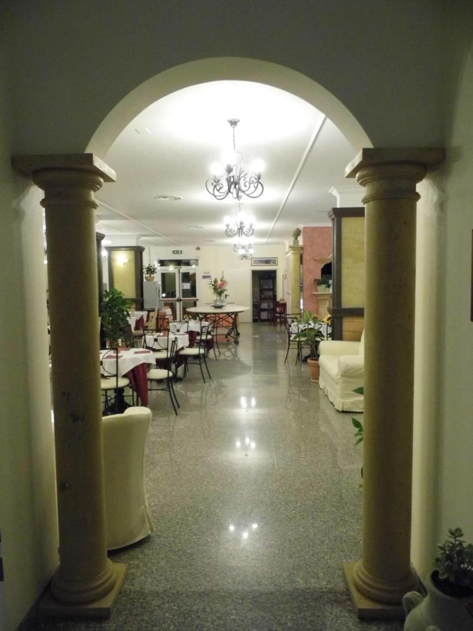 Le Nereidi Hotel & Residence Con Piscina-Tennis-Fitness-Parcheggio Coperto-Sala Conferenze La Maddalena  Luaran gambar